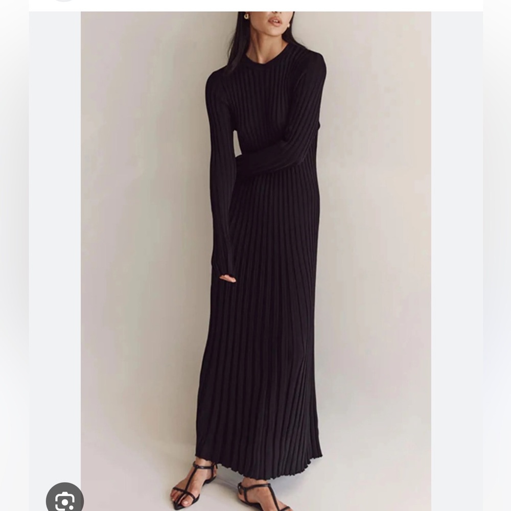 DISSH Black Ribbed Maxi Dress